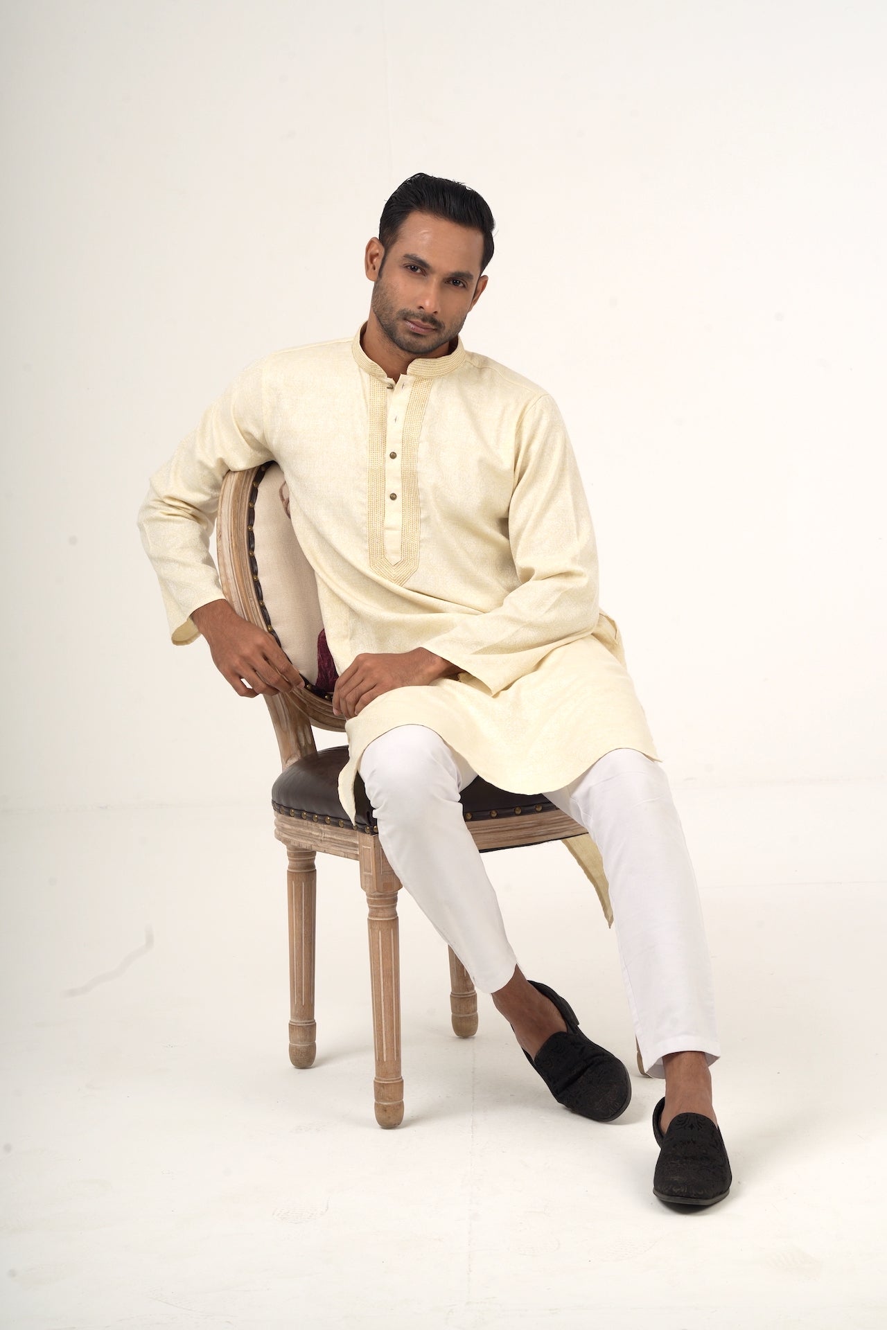 Ivory Mughal Embroidered Kurta - Bosphorus Fashion Ltd.